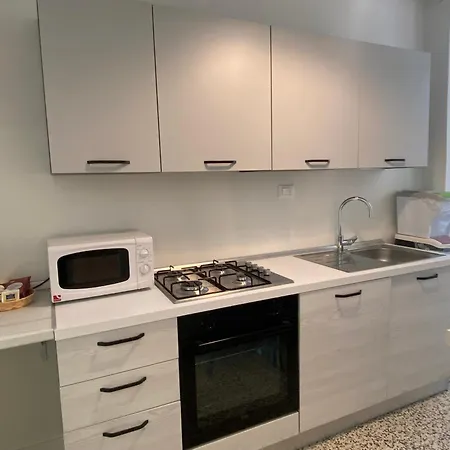 Polly's 1 Floor Apartment